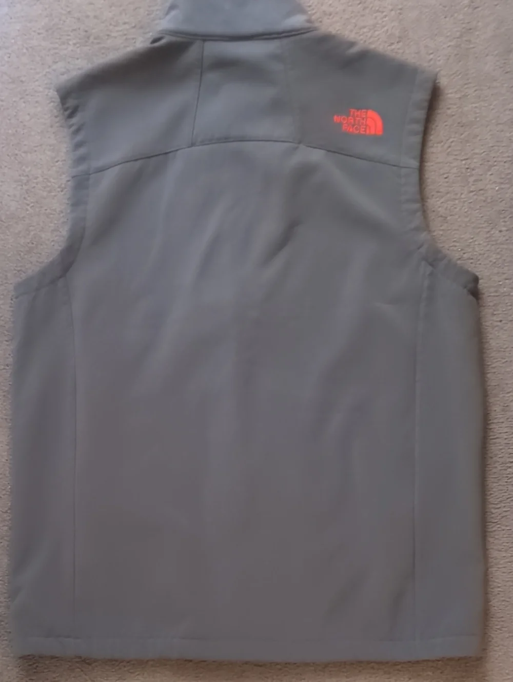 The North Face Men M Gray Softshell Vest with Coral Zip Accents